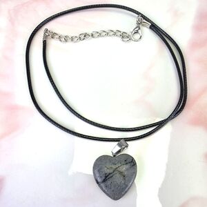 Natural Stone Heart Pendant Necklace​